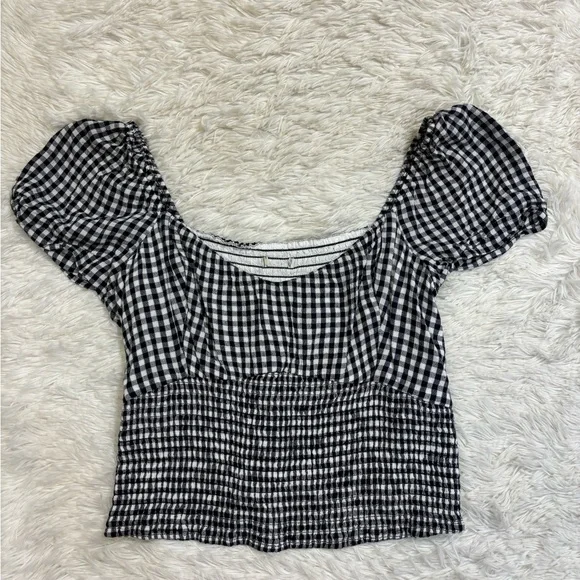 Abercrombie & Fitch puff sleeve smocked sweetheart neck gingham crop top - Picture 2 of 3